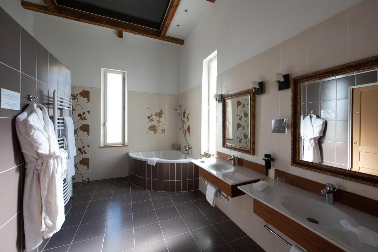 Domaine De Larchey Hotel Saint-Médard-dʼEyrans