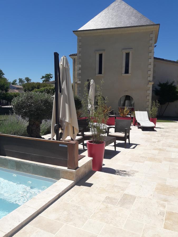 Hotel Domaine De Larchey Saint-Médard-dʼEyrans